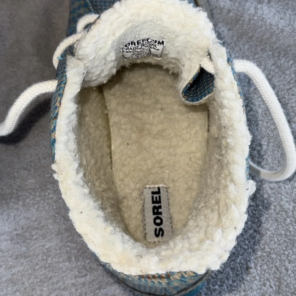 Sorel boots Sorel Hailey boot cloth womens size 8 Blue and‎ Tan Plaid Boots warm